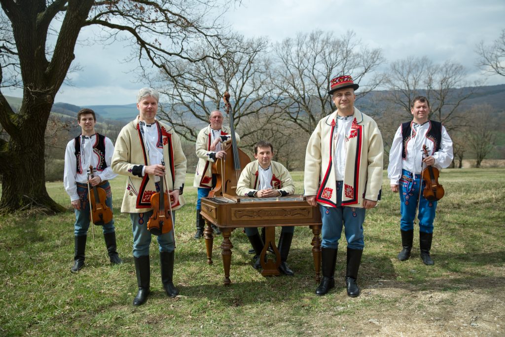 Musica Folklorica <hr> Karpatské chodníčky